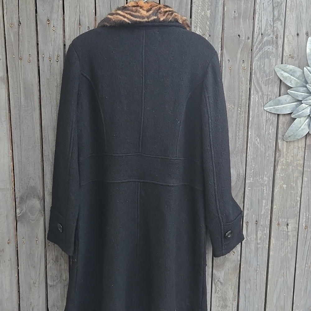 Mainbocher Black Trench Coat with Faux Fur Collar 100% Wool - Picture 6 of 8